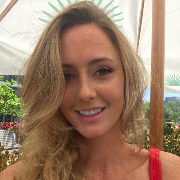 Meet your Posher, Debbie - Picture 1 of 1